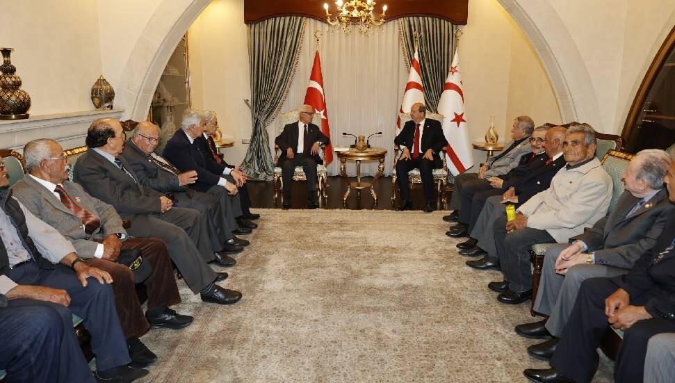 Cumhurbaşkanı Ersin Tatar, TMT Mücahitler Derneği’ni kabul etti