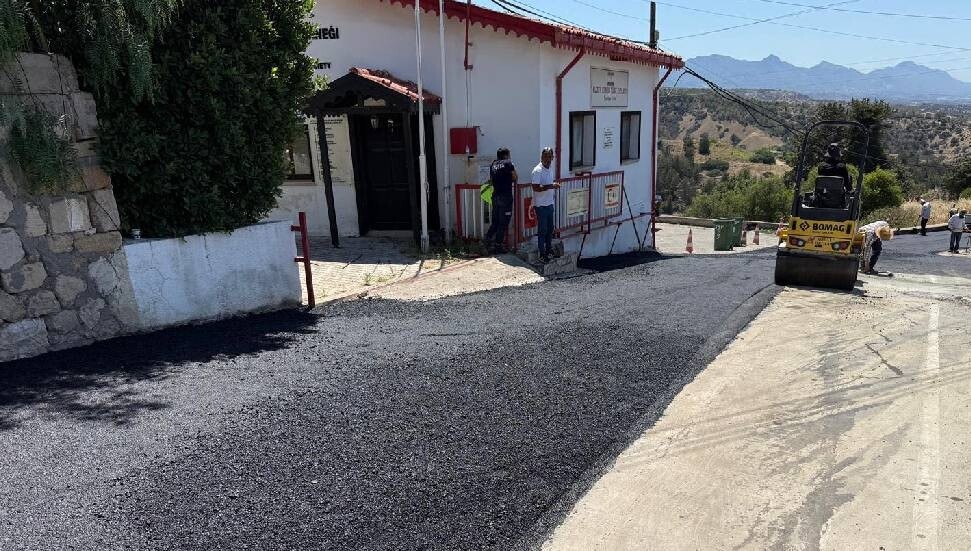 Esentepe Cumhuriyet Caddesi’ndeki asfaltlama çalışmaları tamamlandı