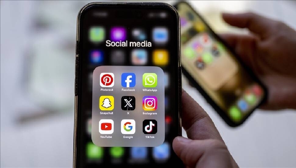ABD, sosyal medya hesaplarının incelenmesi için öğrenci vize görüşmelerini durdurdu