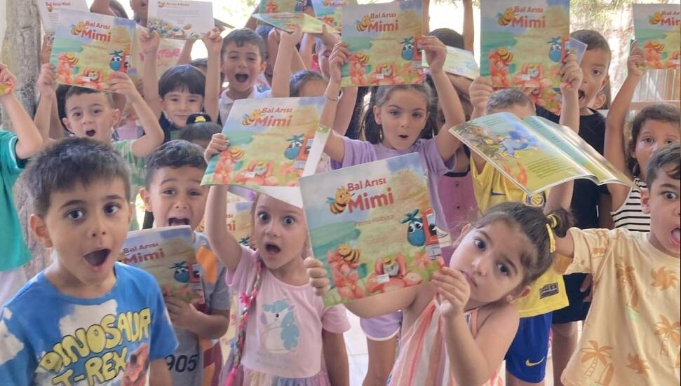 Fatma Akilhoca’dan yeni bir çocuk kitabı: Bal Arısı MİMİ
