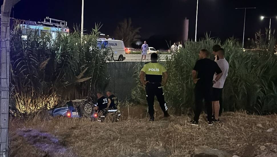 Alsancak’ta feci kaza: 81 yaşındaki sürücü olay yerinde yaşamını yitirdi
