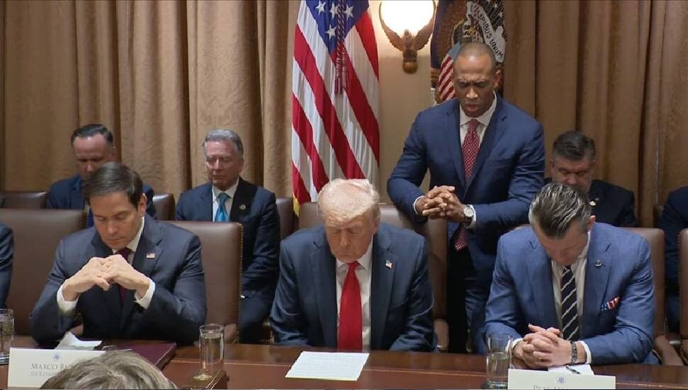 Trump, İran’daki tesislerin “tamamen yok edildiğini”, güvenlik yetkilileri ise “sadece hasar aldığını” söyledi