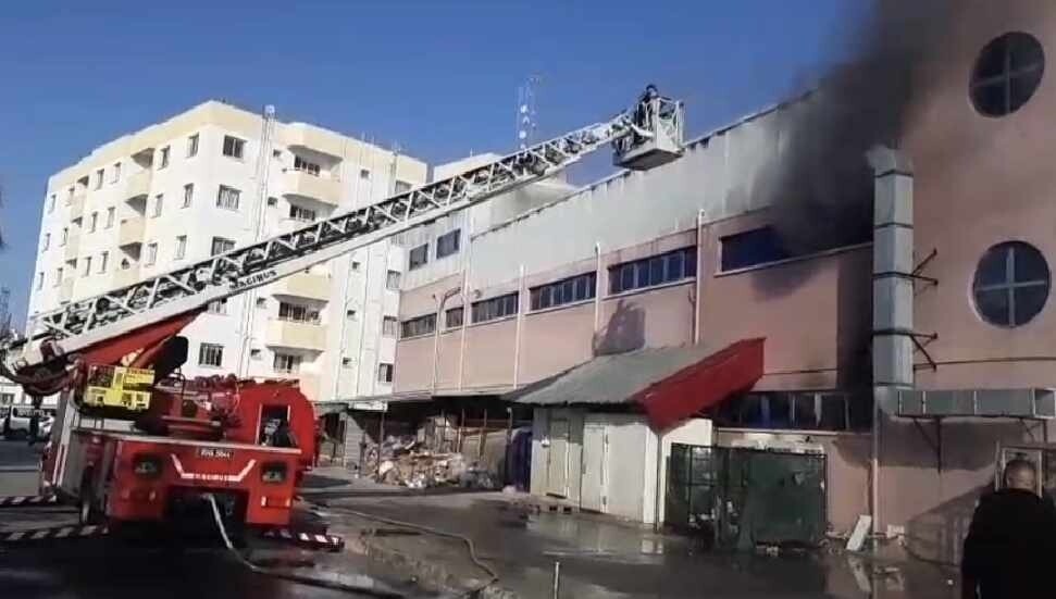 Önder AVM’deki yangının elektrik kablolarının kısa devre yapması sonucu çıktığı bildirildi