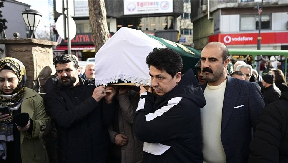 Belgrad Ormanı'nda bulunduktan sonra hayatını kaybeden Ece Gürel, son yolculuğuna uğurlandı