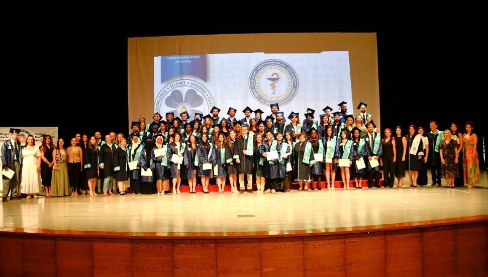 DAÜ Eczacılık Fakültesi mezunları yemin etti