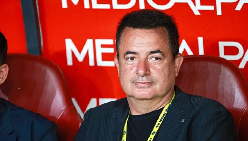 Fenerbahçe'de Acun Ilıcalı görevinden ayrıldı
