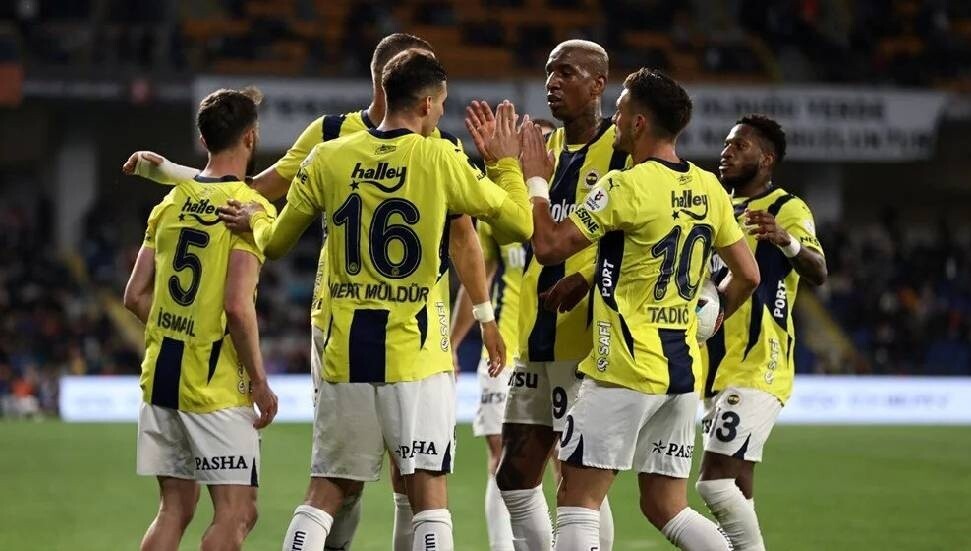 Fenerbahçe, Başakşehir deplasmanında 4 golle kazandı