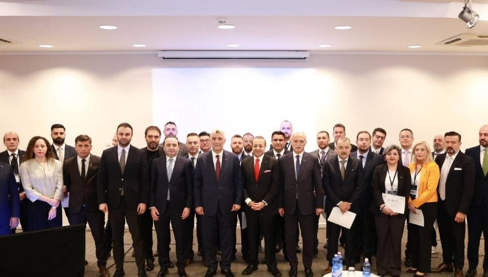 Dünya Türk İş Konseyi KKTC Ülke Temsilcisi Rauf Denktaş, Prag’da Türk iş insanlarıyla buluştu