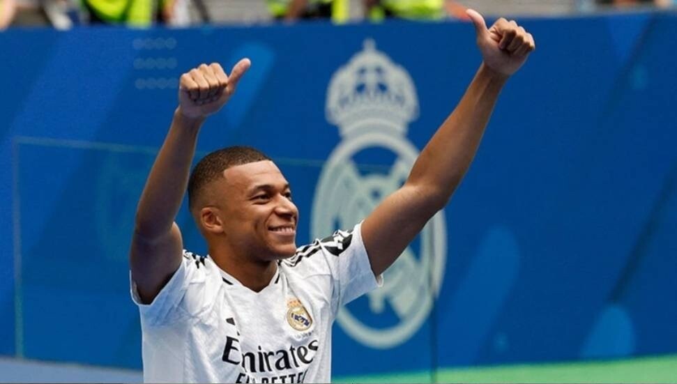 Kylian Mbappe resmen Real Madrid'de