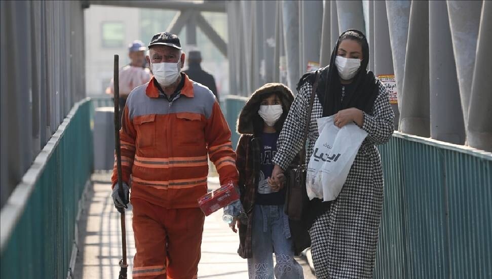 Tahran'da hava kirliliği nedeniyle yarın okullar ve resmi kurumlar tatil edildi