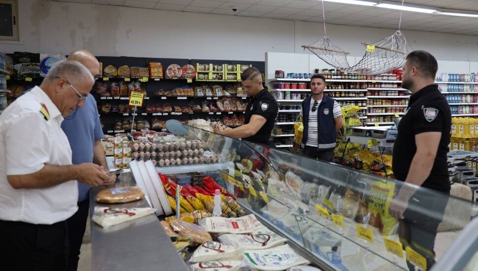 İskele'de, büfe, restoran ve kafeler denetlendi
