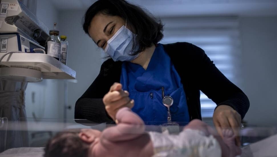 Hemşire örgütlerinden ortak çağrı: Ebelik münhalleri ivedilikle açılmalı