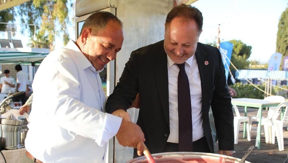 Meclis Başkanı Ziya Öztürkler, Güneşköy Nar Panayırı’na katıldı