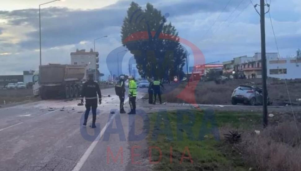 İskele-Ercan ana yolunda feci kaza: 48 yaşındaki sürücü olay yerinde yaşamını yitirdi, 1 yaralı!