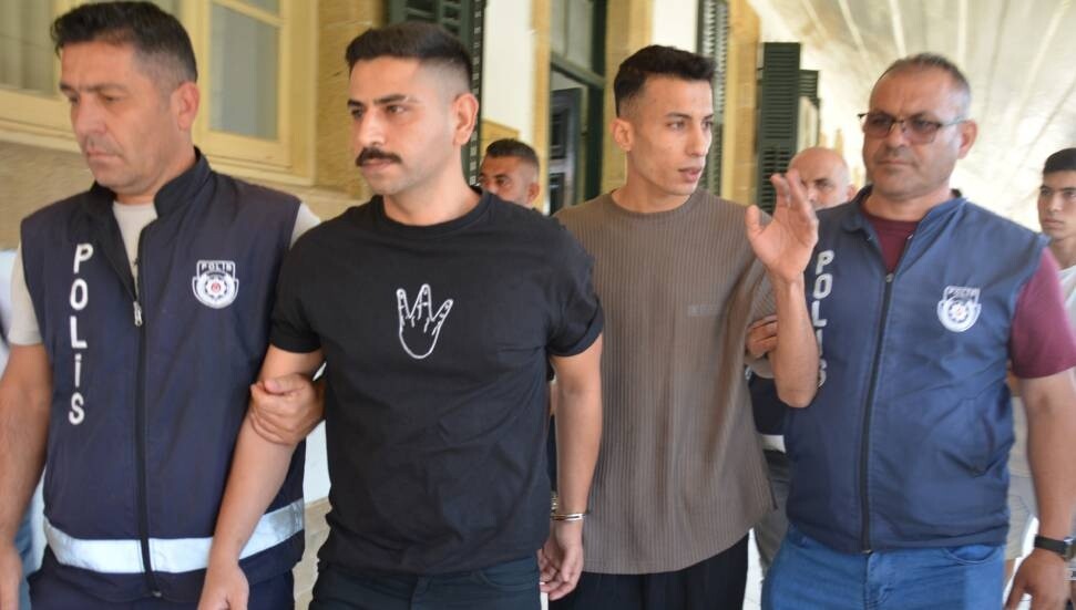 Uyuşturucudan yargılanan sanıklara 2 buçuk yıl hapis cezası!
