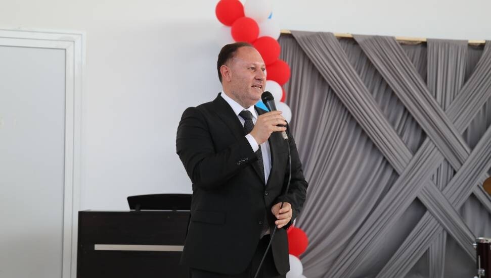 Öztürkler’den mezun olan öğrencilere: Kendinize güvenerek ilerlemeye devam edin