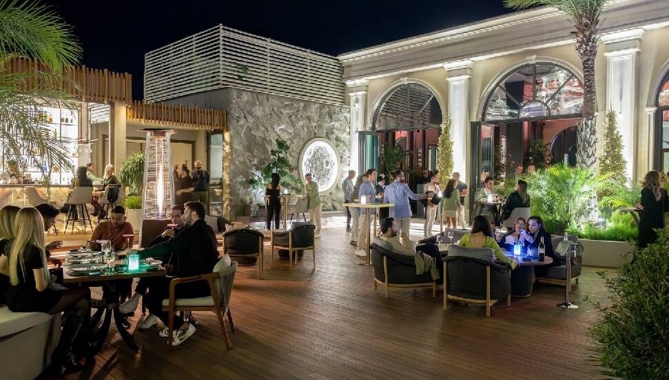 The Roof Garden Restaurant & Lounge Bar, Merit Royal’de kapılarını açtı