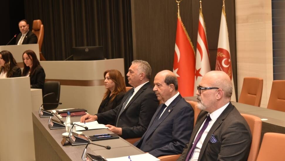Cumhurbaşkanı Tatar, kapalı oturumda Meclis'i bilgilendiriyor