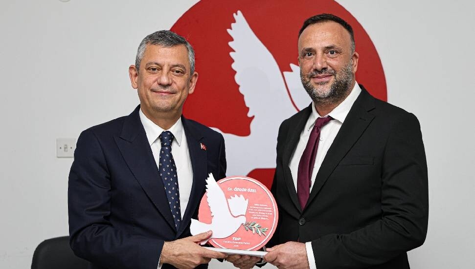 Zeki Çeler, Özgür Özel ile bir araya geldi: Kardeşliğimiz sarsılmaz bağların en önemli göstergesi