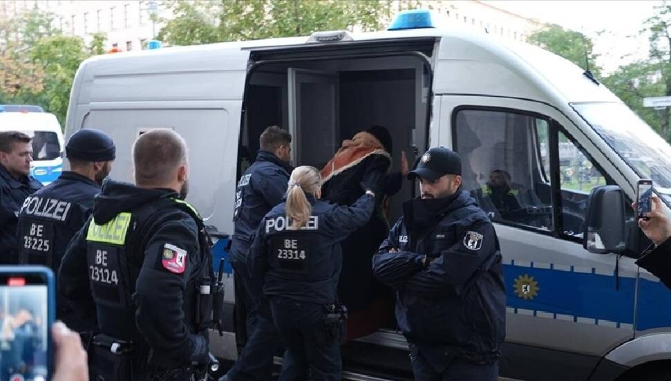 Almanya'nın 8 Ekim'den bu yana soykırım destekçiliği polis şiddetliyle de kendini gösterdi