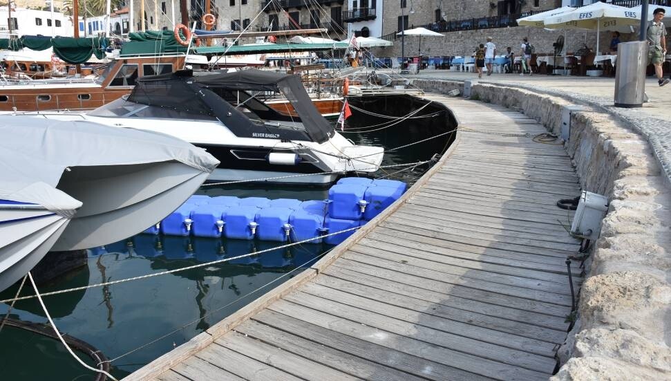Girne Antik Limandaki ahşap rıhtım yenileniyor