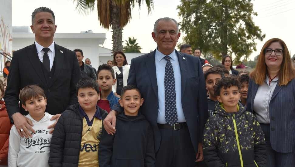 İlk ve orta dereceli okullarda karneler dağıtıldı, tatil başladı