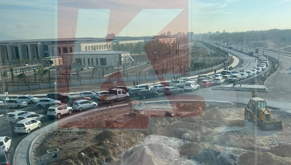 Cumhurbaşkanlığı Yerleşkesi ve çevre düzenlemesi, Metehan'daki trafiği kilitledi!