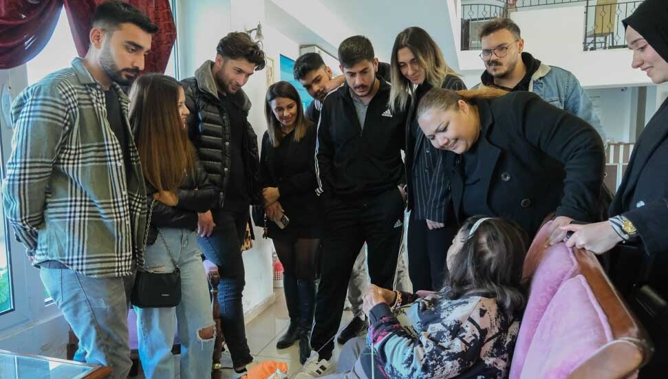 KAÜ öğrencileri, Kalkanlı Yaşam Evi’ni ziyaret etti